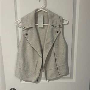 Heather Light Gray Sleeveless Knit Moto Vest